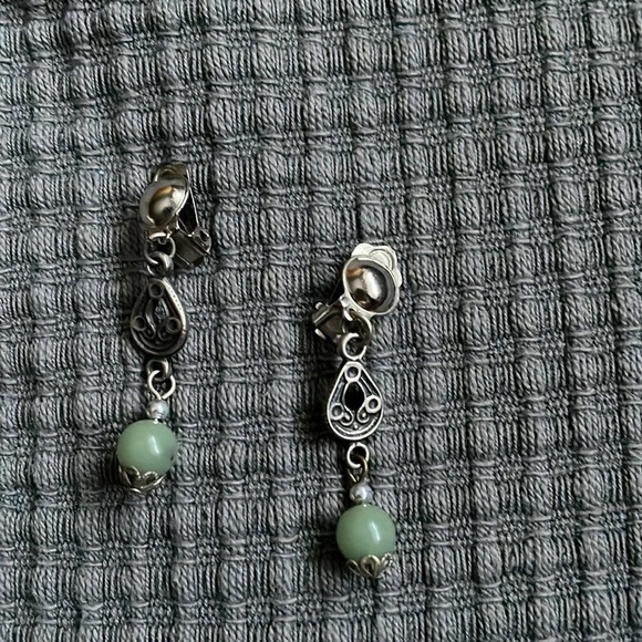 Royal Silver earrings so unique and beautiful looks fabulously - Picture 1 of 2